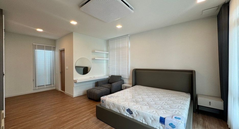 For rent 4 bedrooms house in Lat Krabang, Bangkok