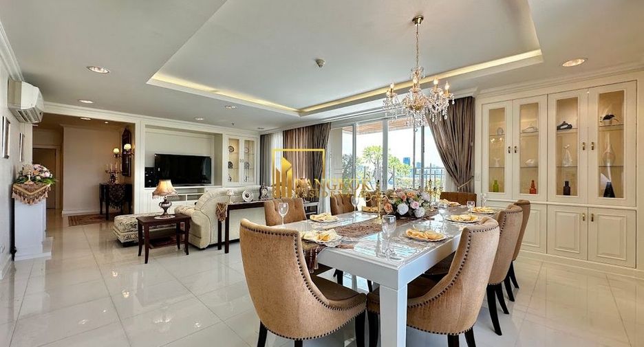 For rent 4 bedrooms condo in Watthana, Bangkok