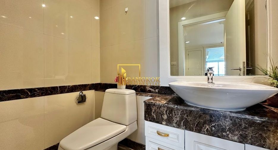 For rent 4 bedrooms condo in Watthana, Bangkok