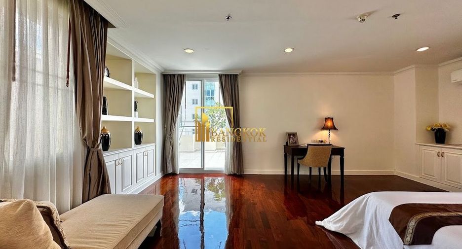 For rent 4 bedrooms condo in Watthana, Bangkok