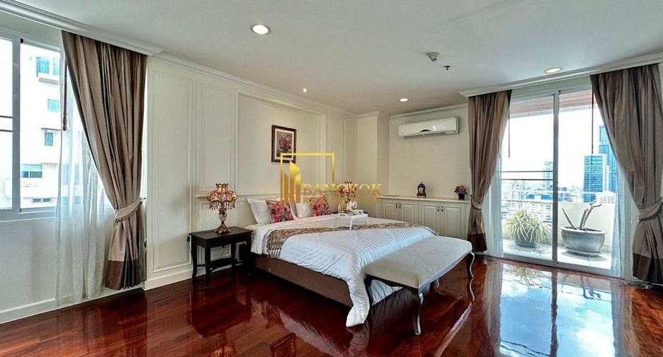 For rent 4 bedrooms condo in Watthana, Bangkok