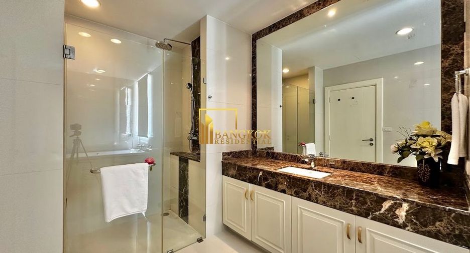 For rent 4 bedrooms condo in Watthana, Bangkok