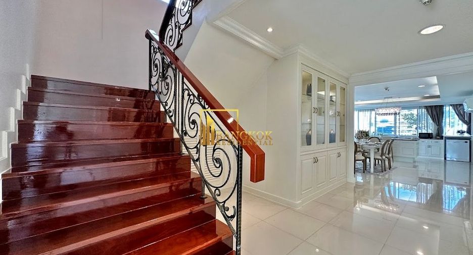 For rent 4 bedrooms condo in Watthana, Bangkok