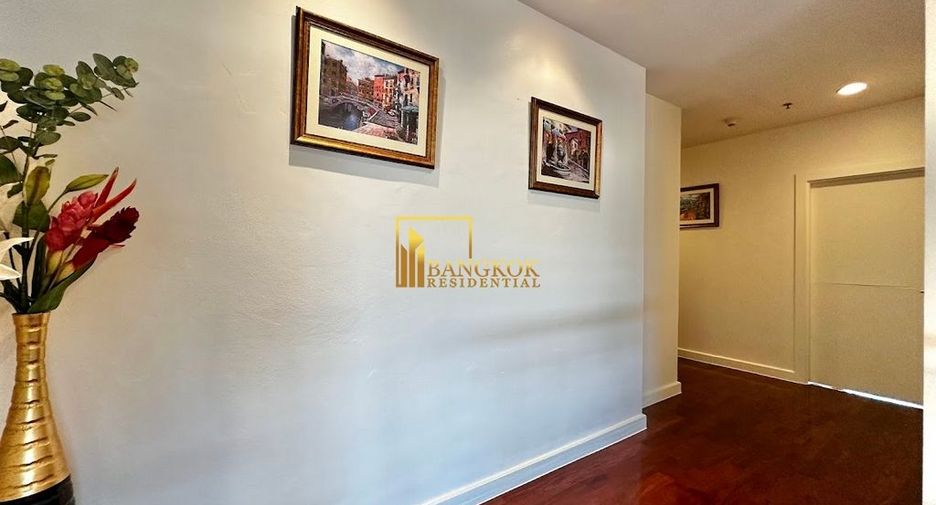 For rent 4 bedrooms condo in Watthana, Bangkok