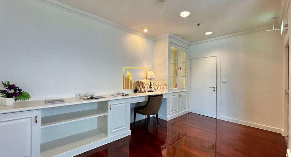 For rent 4 bedrooms condo in Watthana, Bangkok