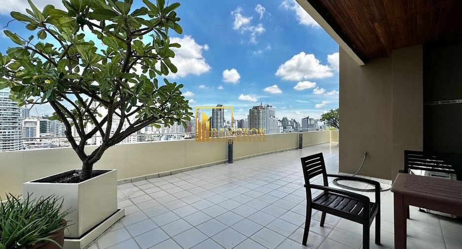 For rent 4 bedrooms condo in Watthana, Bangkok