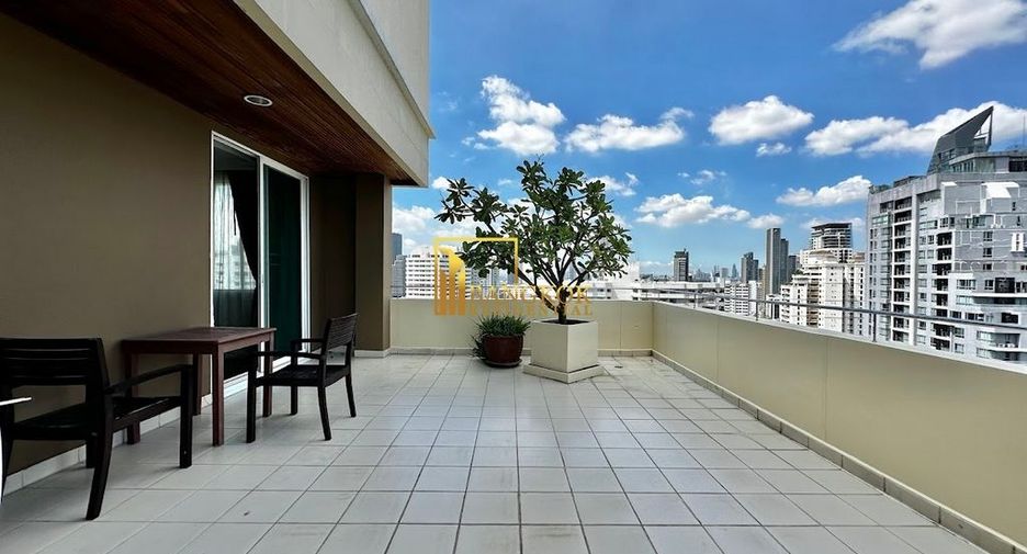 For rent 4 bedrooms condo in Watthana, Bangkok