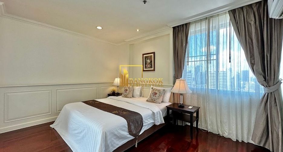 For rent 4 bedrooms condo in Watthana, Bangkok