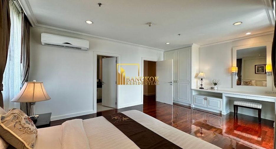 For rent 4 bedrooms condo in Watthana, Bangkok