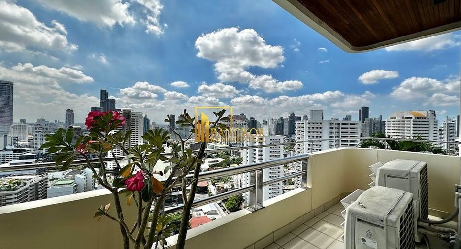 For rent 4 bedrooms condo in Watthana, Bangkok