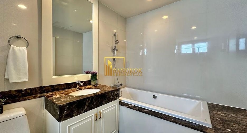 For rent 4 bedrooms condo in Watthana, Bangkok