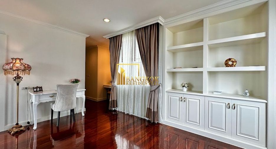For rent 4 bedrooms condo in Watthana, Bangkok