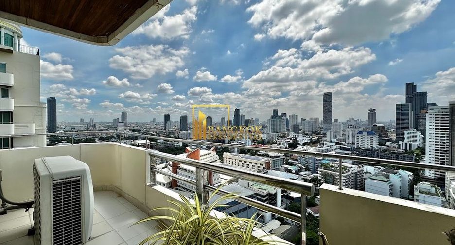 For rent 4 bedrooms condo in Watthana, Bangkok