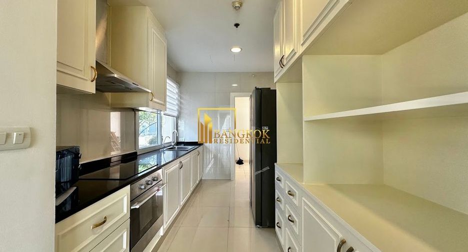 For rent 4 bedrooms condo in Watthana, Bangkok