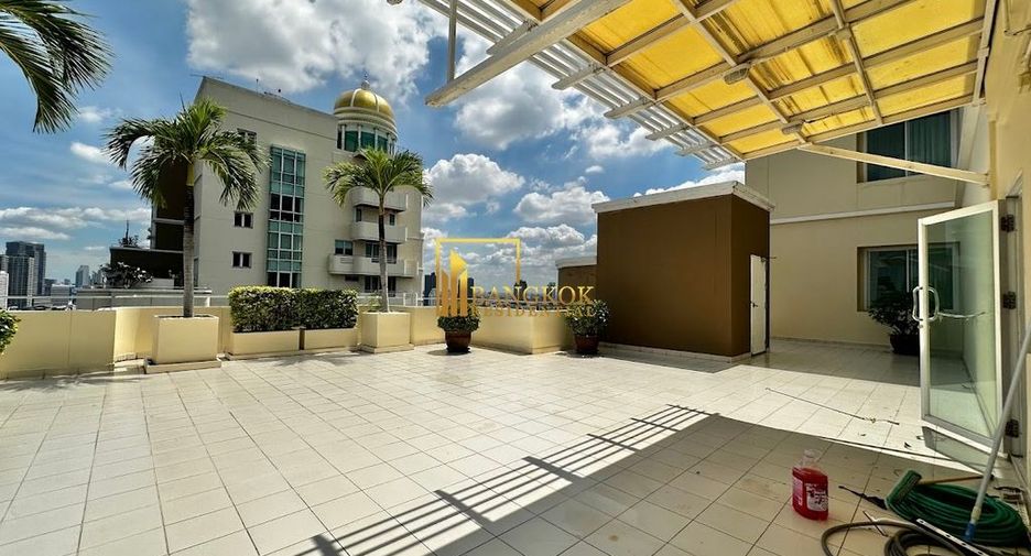 For rent 4 bedrooms condo in Watthana, Bangkok