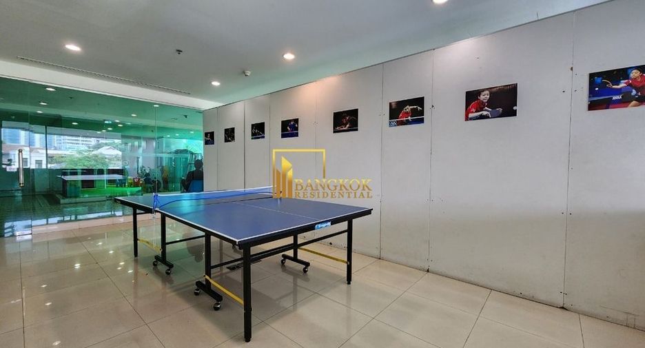 For rent 4 bedrooms condo in Watthana, Bangkok