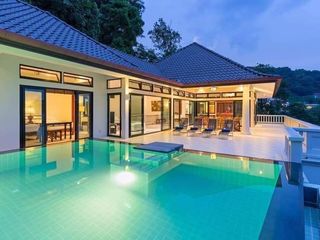 For rent 4 bedrooms villa in Mueang Phuket, Phuket