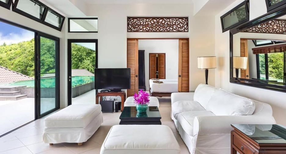 For rent 4 bedrooms villa in Mueang Phuket, Phuket
