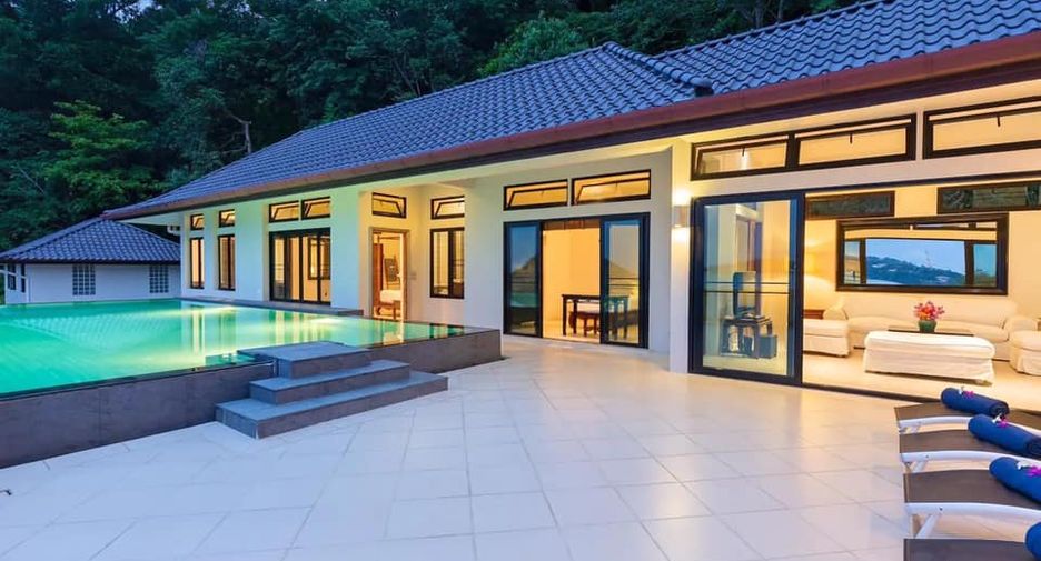 For rent 4 bedrooms villa in Mueang Phuket, Phuket