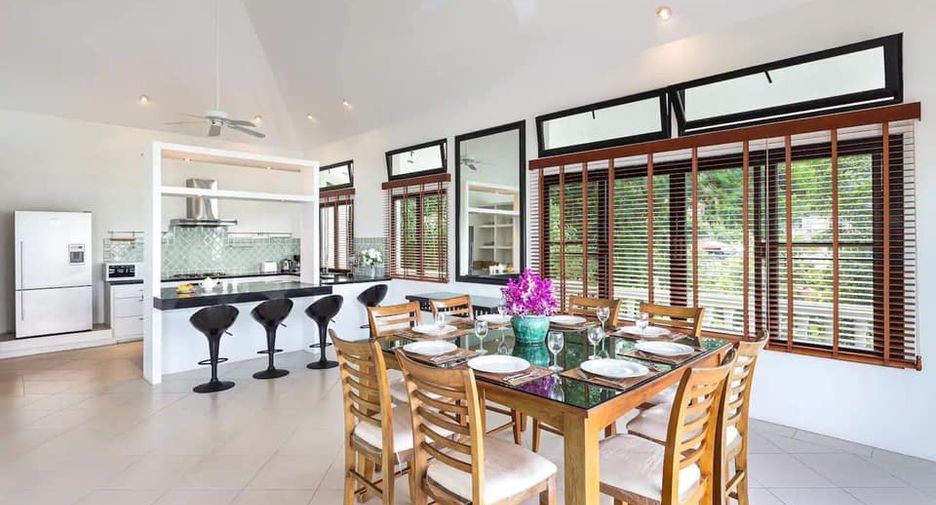 For rent 4 bedrooms villa in Mueang Phuket, Phuket