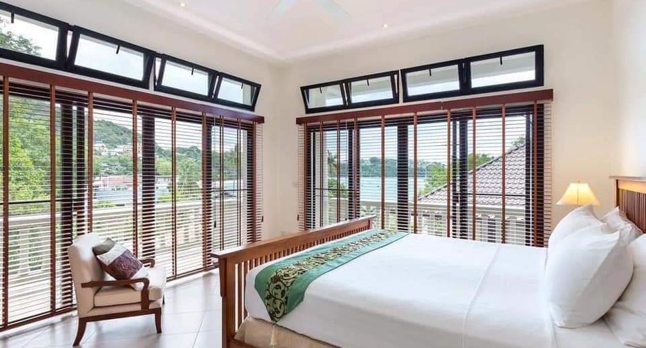 For rent 4 bedrooms villa in Mueang Phuket, Phuket