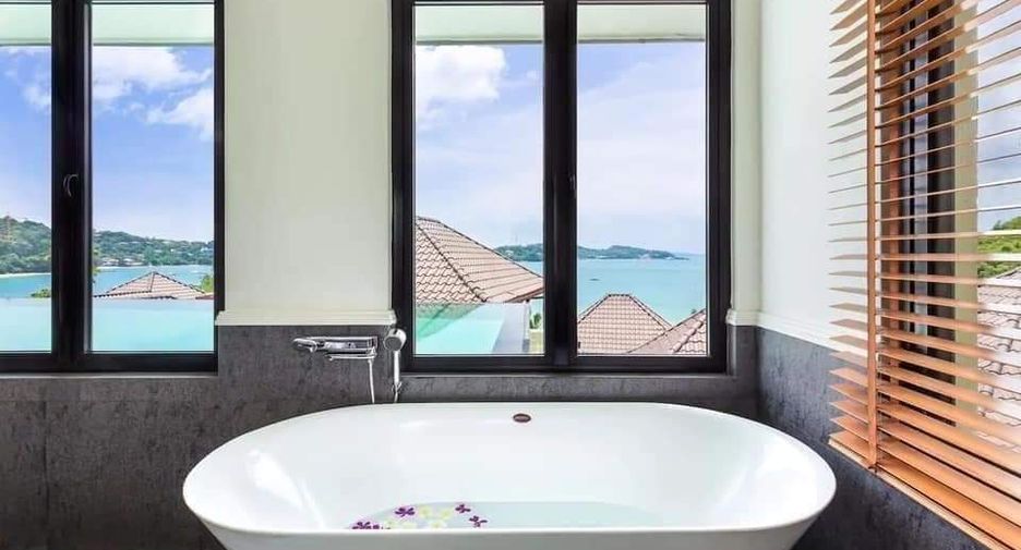 For rent 4 bedrooms villa in Mueang Phuket, Phuket