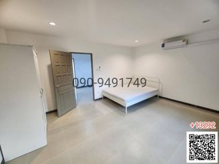 For rent 5 bedrooms townhouse in Bang Na, Bangkok