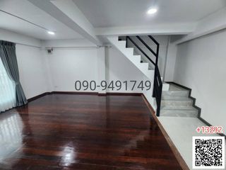 For rent 5 bedrooms townhouse in Bang Na, Bangkok