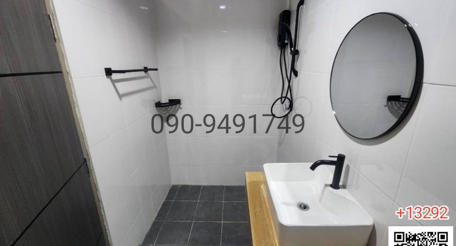 For rent 5 bedrooms townhouse in Bang Na, Bangkok