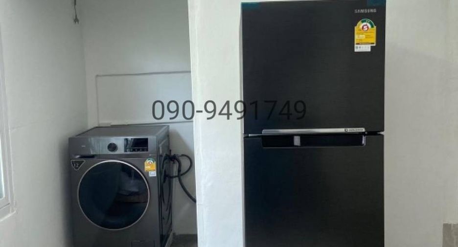 For rent 5 bedrooms townhouse in Bang Na, Bangkok