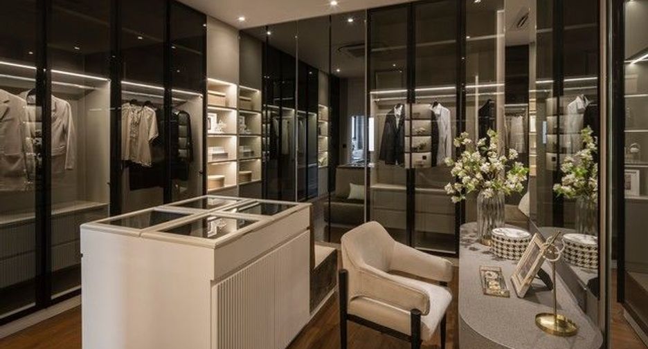 Haus zum Kauf mit 4 Zimmer in Taling Chan, Bangkok