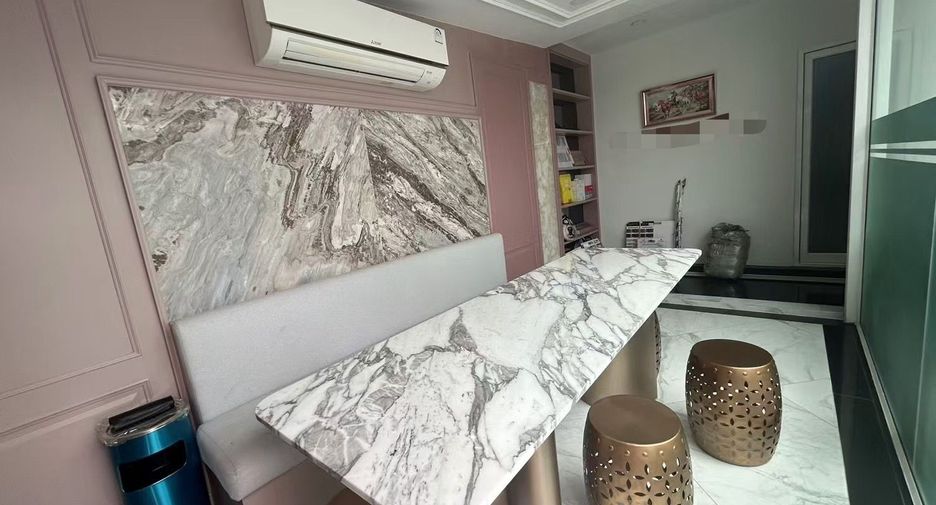 For sale 4 Beds townhouse in Mueang Nonthaburi, Nonthaburi