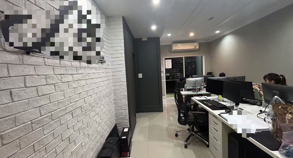 For sale 4 Beds townhouse in Mueang Nonthaburi, Nonthaburi