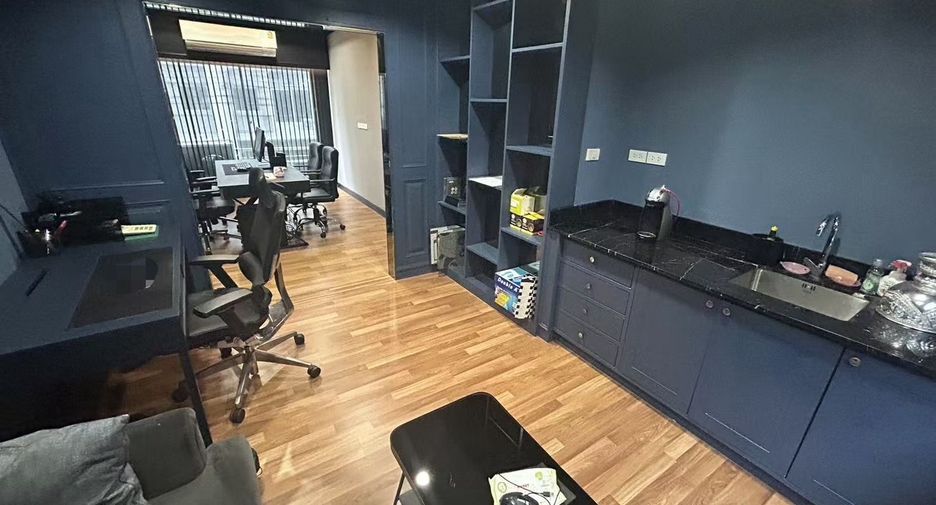 For sale 4 Beds townhouse in Mueang Nonthaburi, Nonthaburi