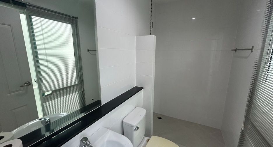 For sale 4 Beds townhouse in Mueang Nonthaburi, Nonthaburi