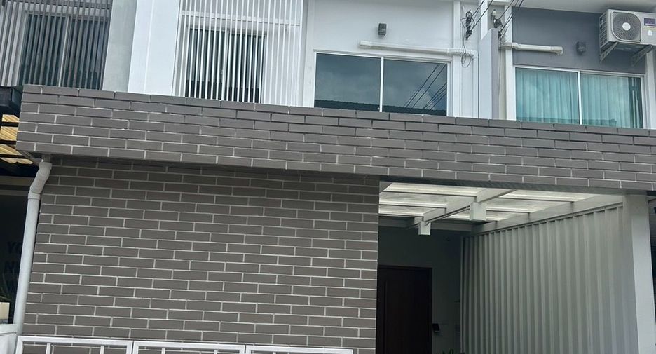 For sale 4 Beds townhouse in Mueang Nonthaburi, Nonthaburi