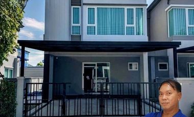 Casa en alquiler de 3 habitaciones en Bang Phli, Samut Prakan