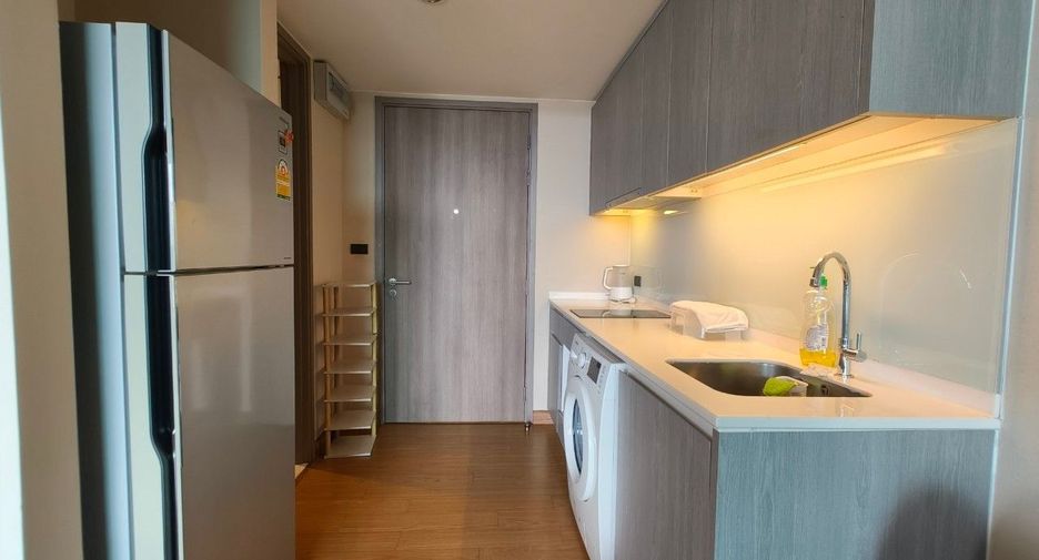 For sale 1 bed condo in Si Racha, Chonburi