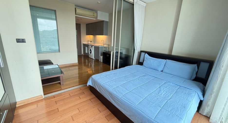 For sale 1 bed condo in Si Racha, Chonburi