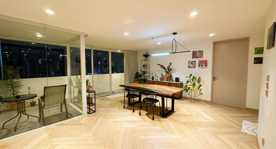À vendre 2 chambres condo à Watthana, Bangkok