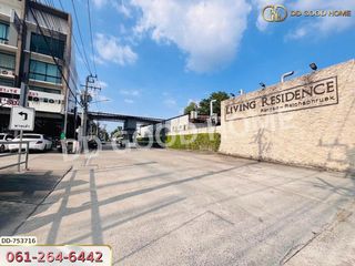 For sale 4 bedrooms townhouse in Mueang Pathum Thani, Pathum Thani
