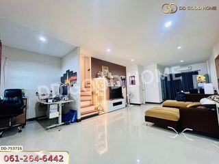 For sale 4 bedrooms townhouse in Mueang Pathum Thani, Pathum Thani