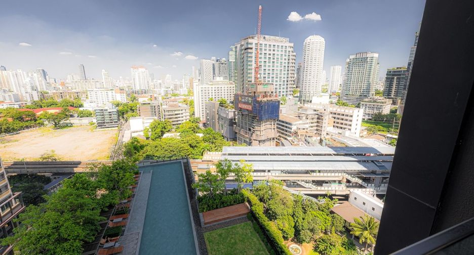 For rent 2 bed condo in Khlong Toei, Bangkok
