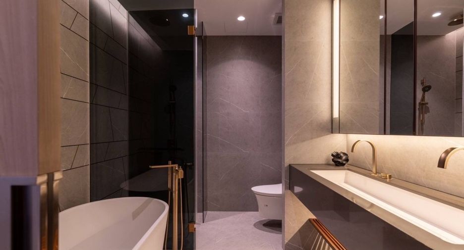 For rent 2 bedrooms condo in Khlong Toei, Bangkok
