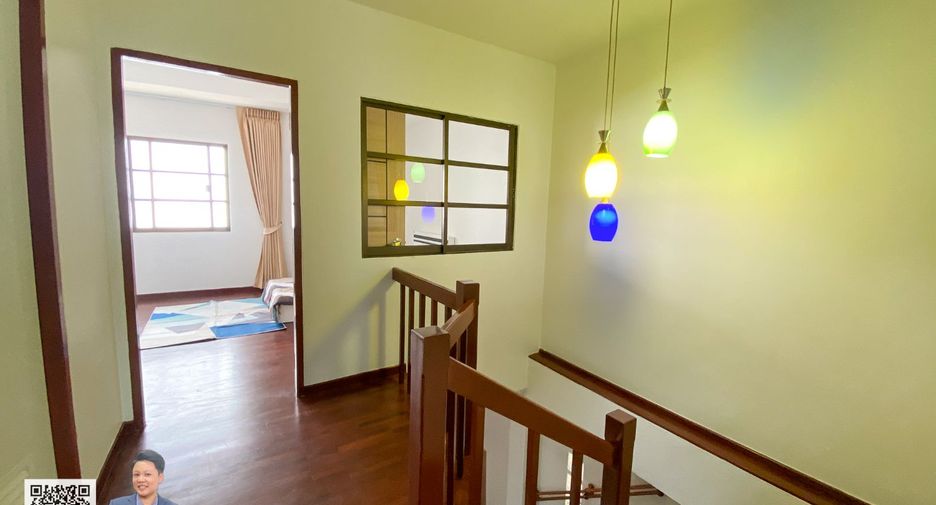 For sale 3 bedrooms townhouse in Phra Khanong, Bangkok