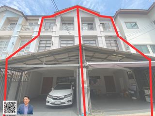 Reihenhaus zum Kauf mit 6 Zimmer in Phra Khanong, Bangkok