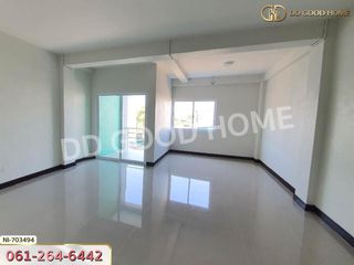 For sale 3 bed retail Space in Mueang Lampang, Lampang