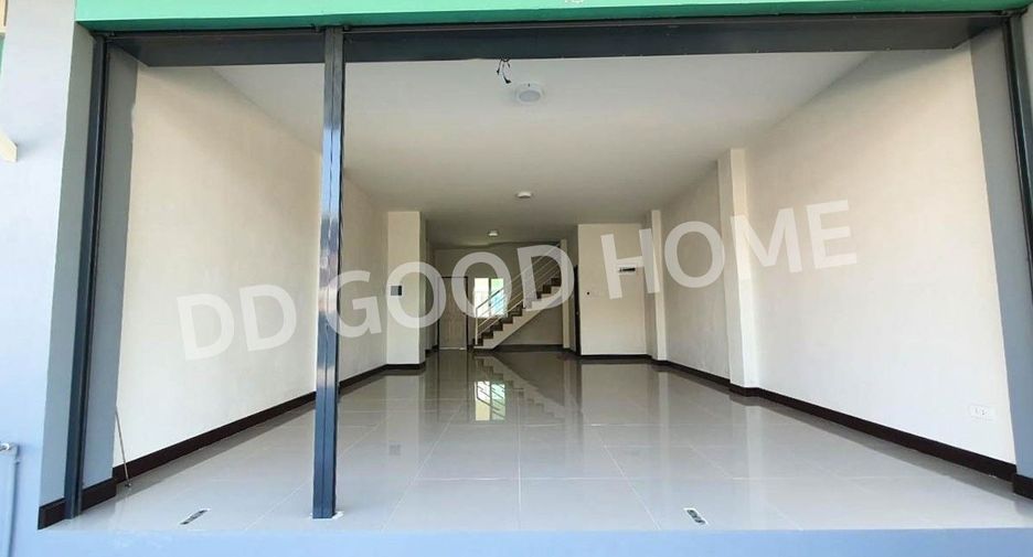 For sale 3 bedrooms retail Space in Mueang Lampang, Lampang