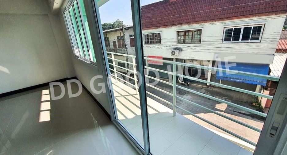 For sale 3 bedrooms retail Space in Mueang Lampang, Lampang