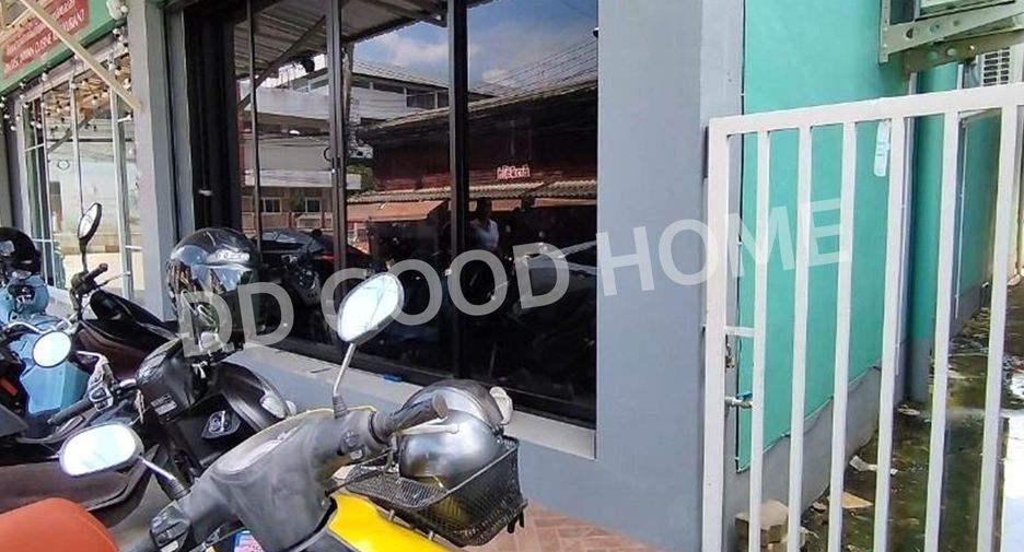 For sale 3 bedrooms retail Space in Mueang Lampang, Lampang
